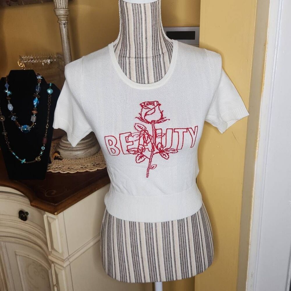Somesowe rose knitted crop top juniors size M
